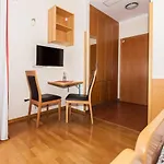 Pansion Vago Pensión Malinska