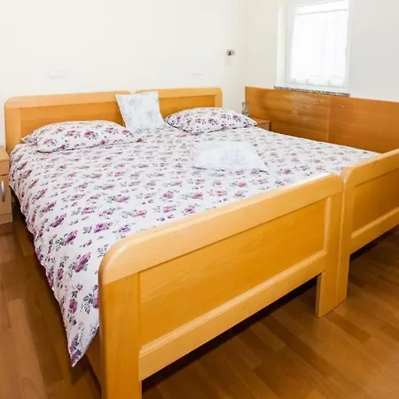 B&B Pansion Vago
