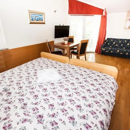Pansion Vago 4* Malinska